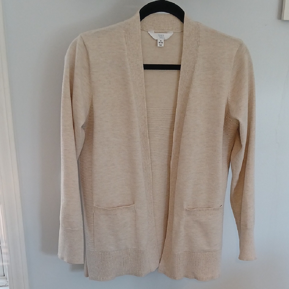 George Size M 8/10 Juniors Cream Cardigan